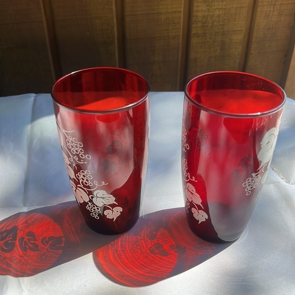 Vintage Anchor Hocking Ruby Red Grape Vine Drinking Glasses Pair - Picture 2 of 4
